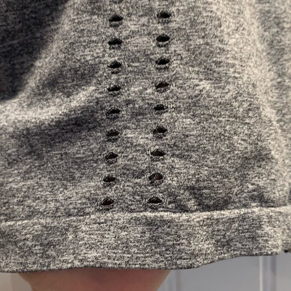 Bebe. Compression shorts/workout undershorts. 2XL. Gray with hole design. - Picture 5 of 7